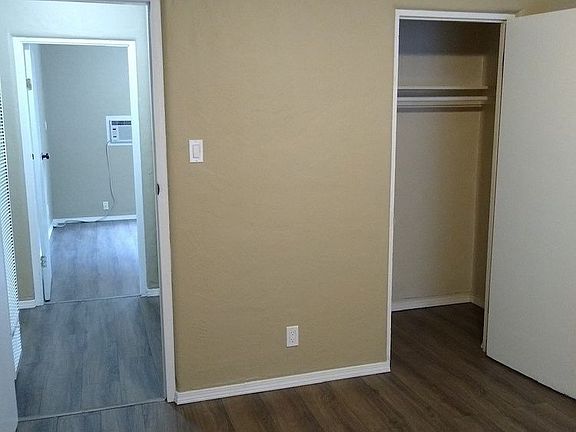3rd image of 546 Alvarado Dr SE #0