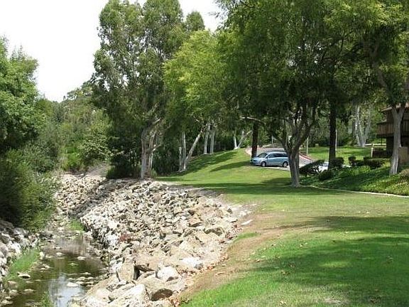 Community is right at 'Oso Creek' with easy trail access