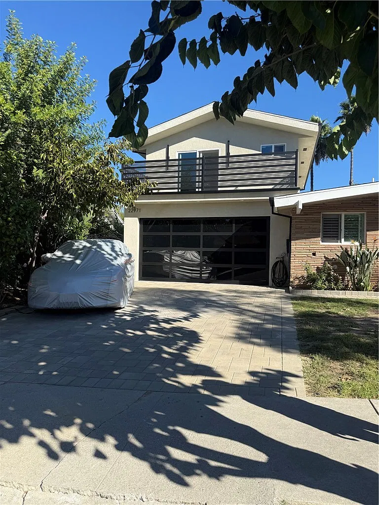 2 bed, 2.5 bath, 1100 sqft, $3,999 — Photo 1