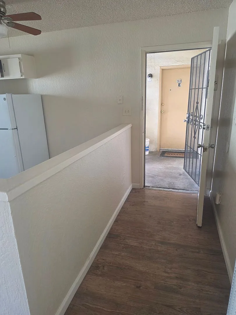Parker Villa Apartments — Photo 4
