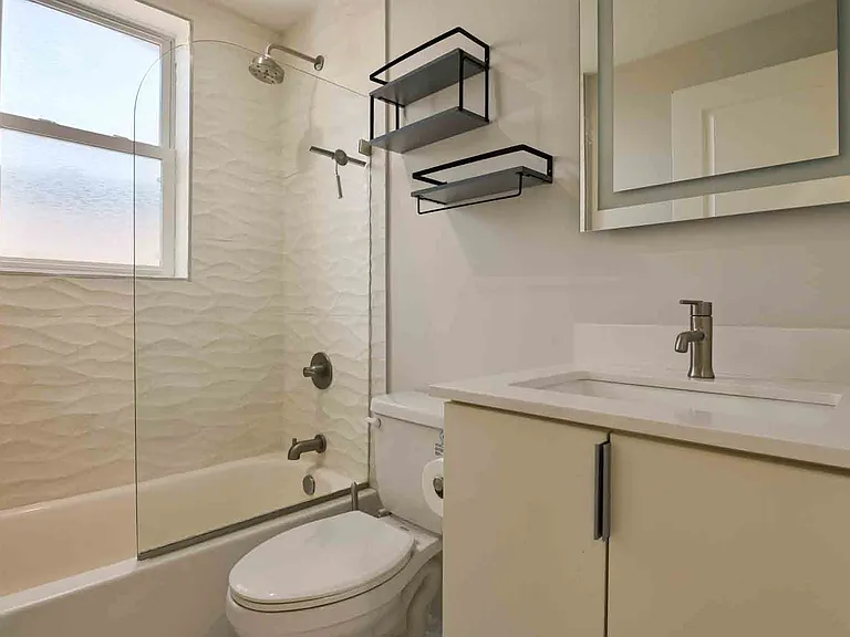 839 Kennedy St NW #108 — Photo 7