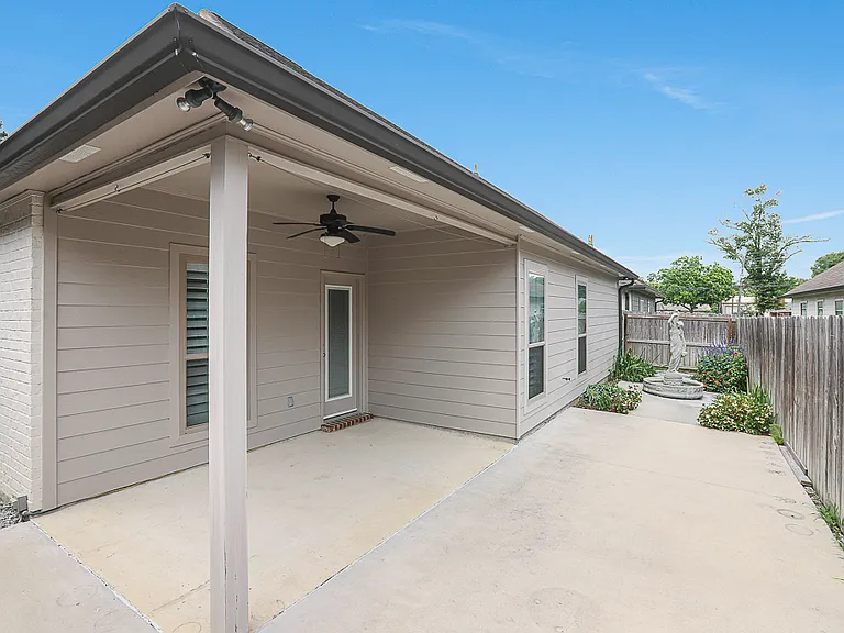 12424 Grand Villa Ct — Photo 17