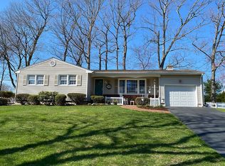 57 Hurst Ter, Wayne, NJ 07470