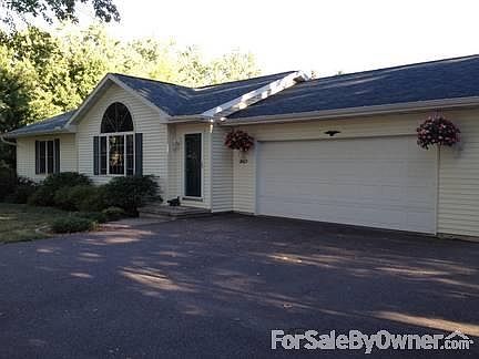 side view of house
						:
						side view of house