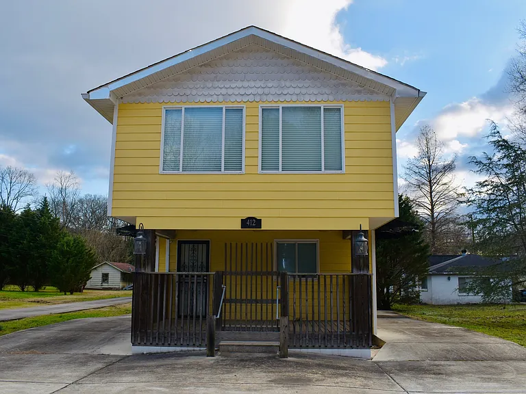 412 James St — Photo 1