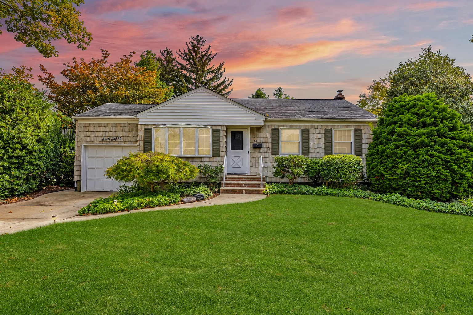 3 bed, $4,400 — Photo 1