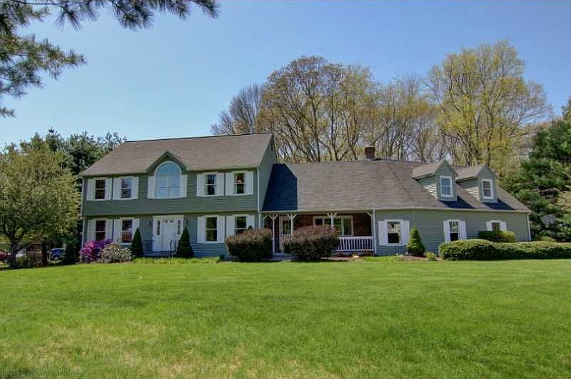 2nd image of 1 Teal Ln