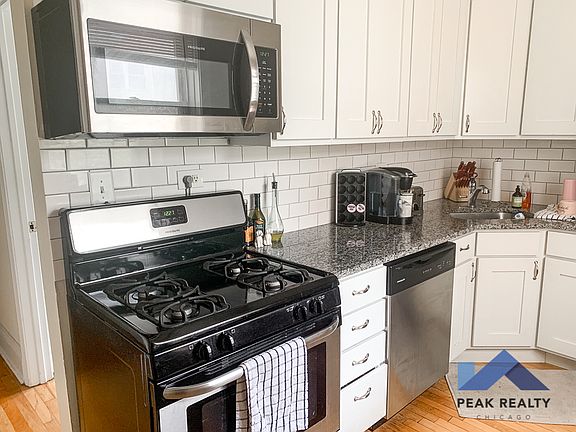 4th image of 3915 N Southport Ave APT 2E
