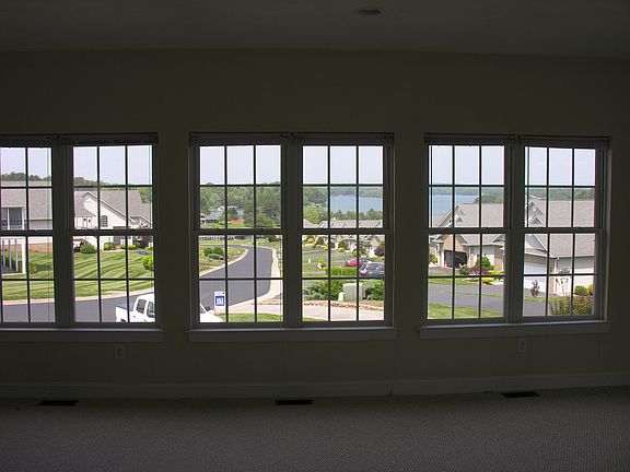 4th image of 435 Lands End Cir