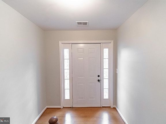3rd image of 11211 Heron Pl