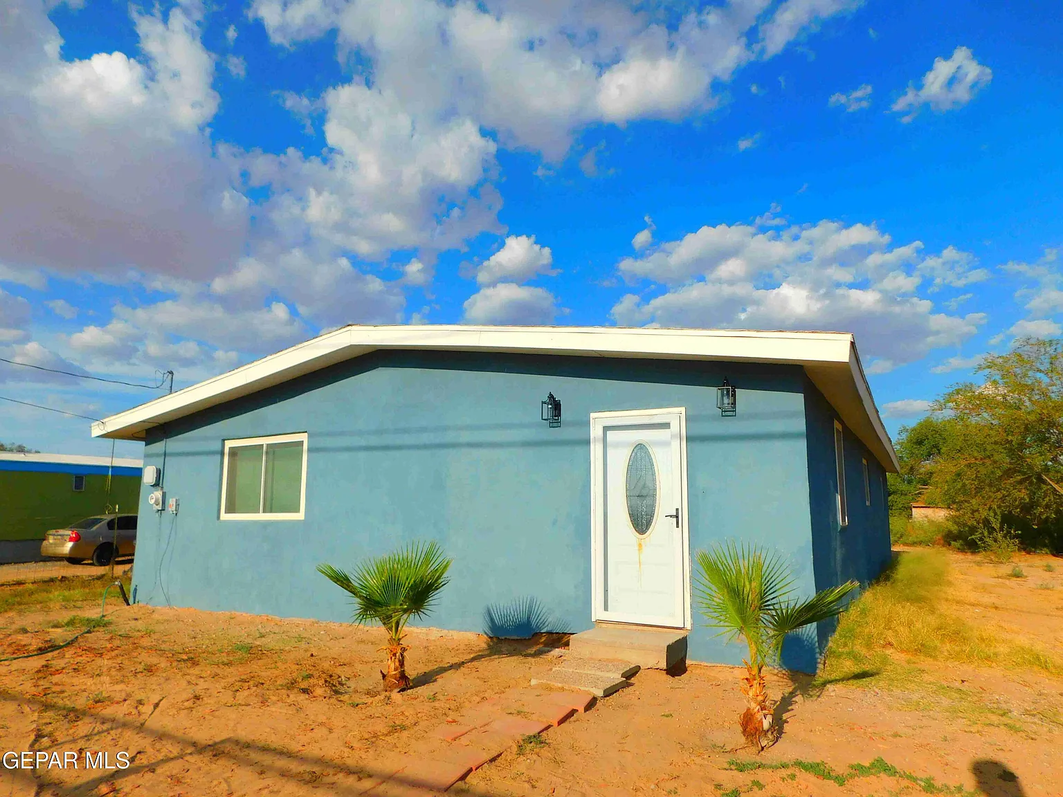 3 bed, 2.0 bath, 1890 sqft, $1,400 — Photo 3