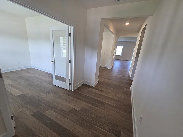 1107 Emily Louise Ln — Photo 4