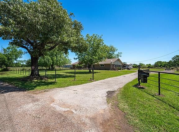 2nd image of 140 Vz County Road 1415