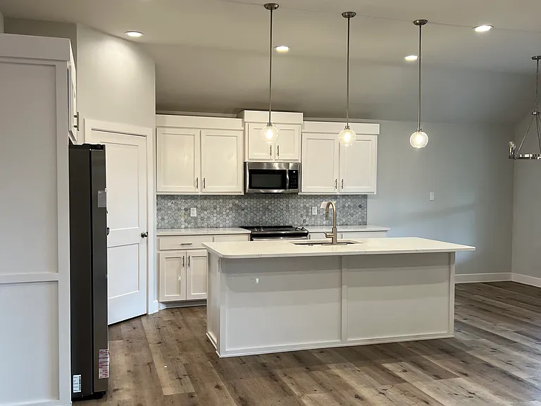 6510 Stadium Dr — Photo 5