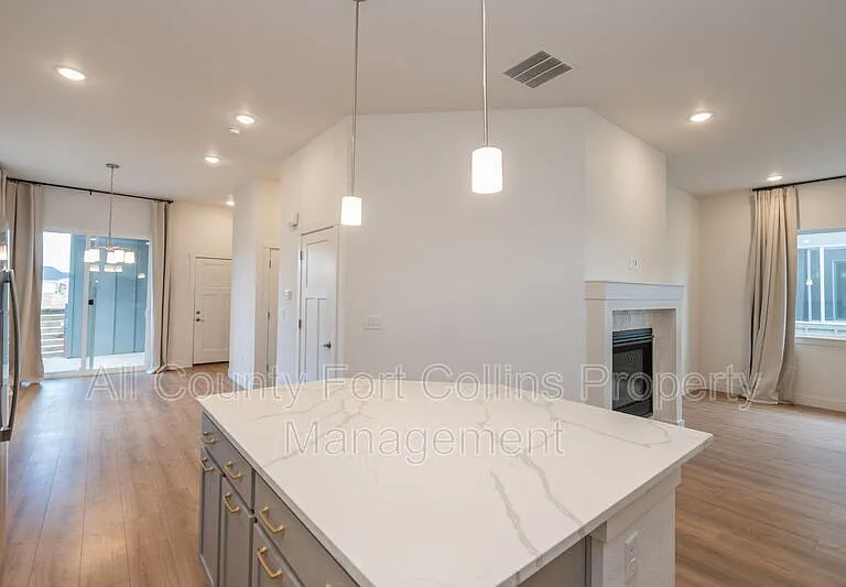 5967 Rendezvous Pkwy — Photo 9