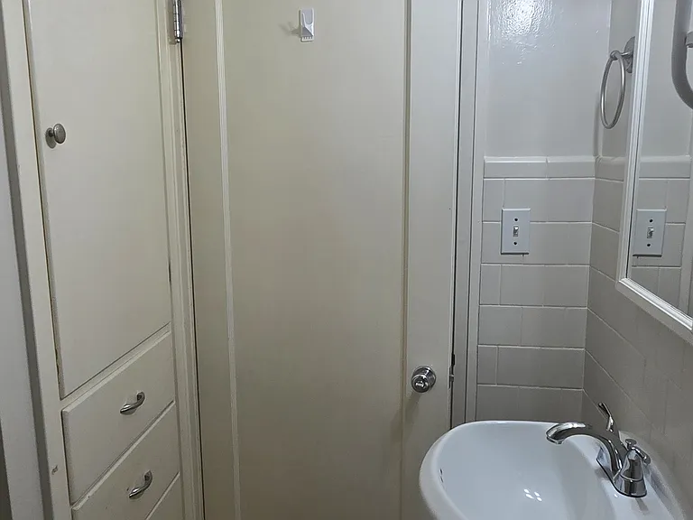 543 N 400 E #B — Photo 9