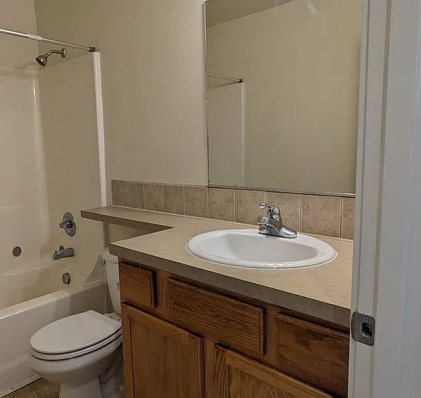 Halsey East Townhomes — Photo 302