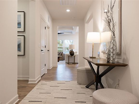 5th image of 1811 Lake Dr #1025