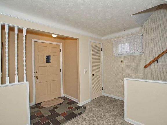3rd image of 385 E 215th St