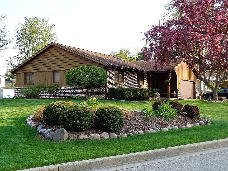 2nd image of 7243 Huckleberry Ct