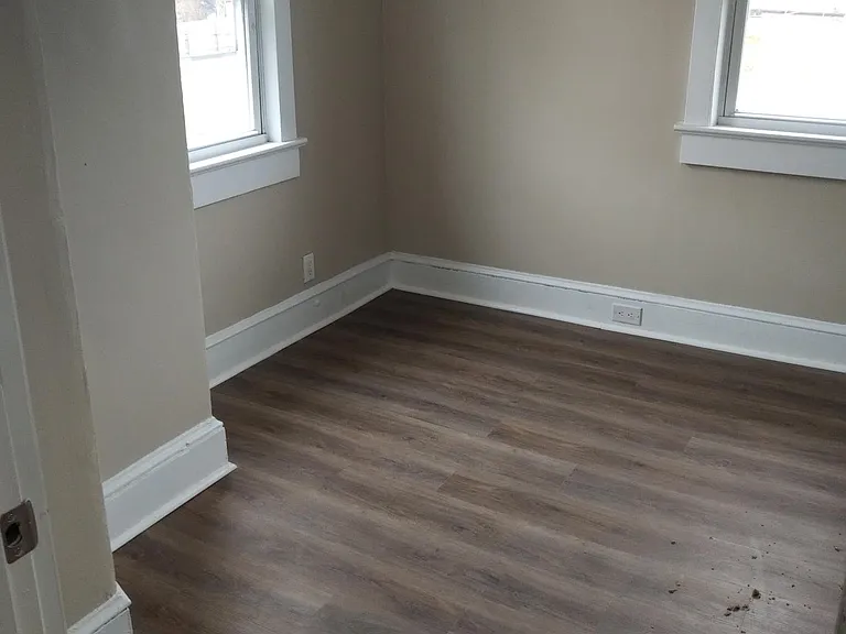 8 Glassboro Ave — Photo 28