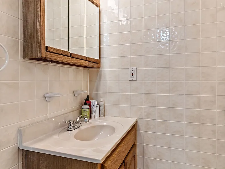 37 Joy St #6 — Photo 10