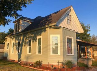 420 W 1st St, Groveton, TX 75845