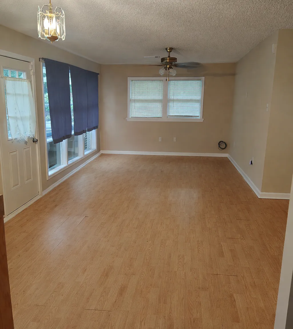 3 bed, 1233 sqft, $1,600 — Photo 3