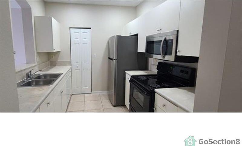 1st image of 2282 NE 42nd Ave #106