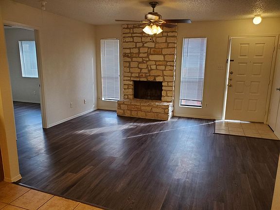 3rd image of 1733 Horseshoe Cir #1733