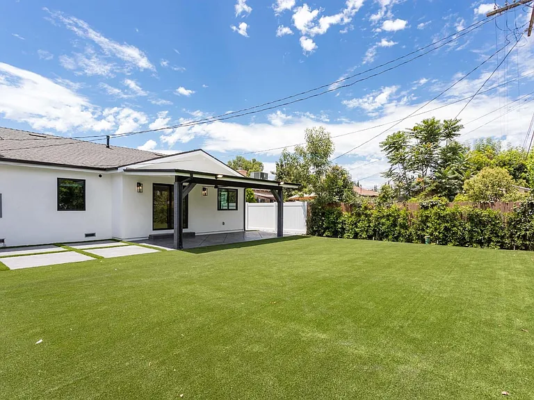 6942 Wystone Ave — Photo 18