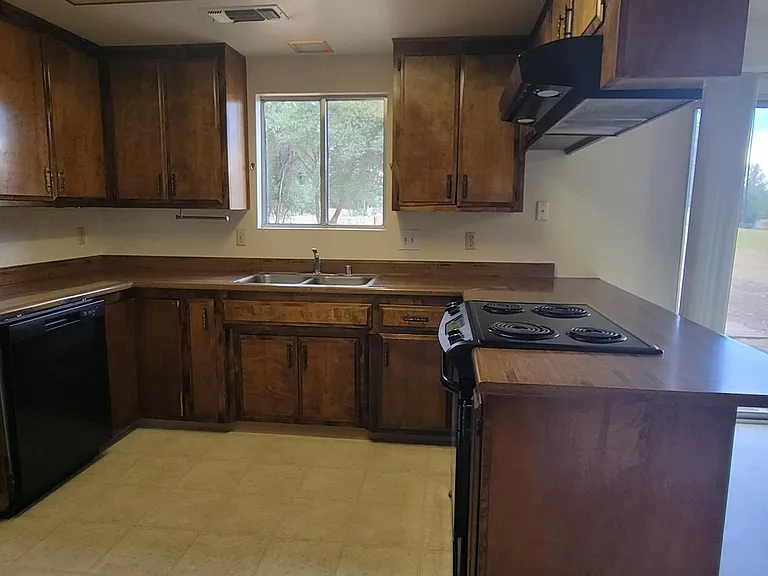 19572 Dovie Ln — Photo 7