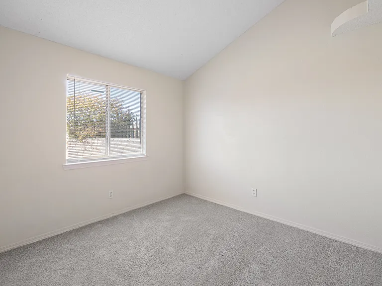 2987 Tierra Cortez Ave #B — Photo 15
