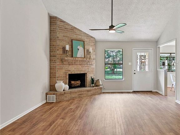 5th image of 1335 Tulip Ln