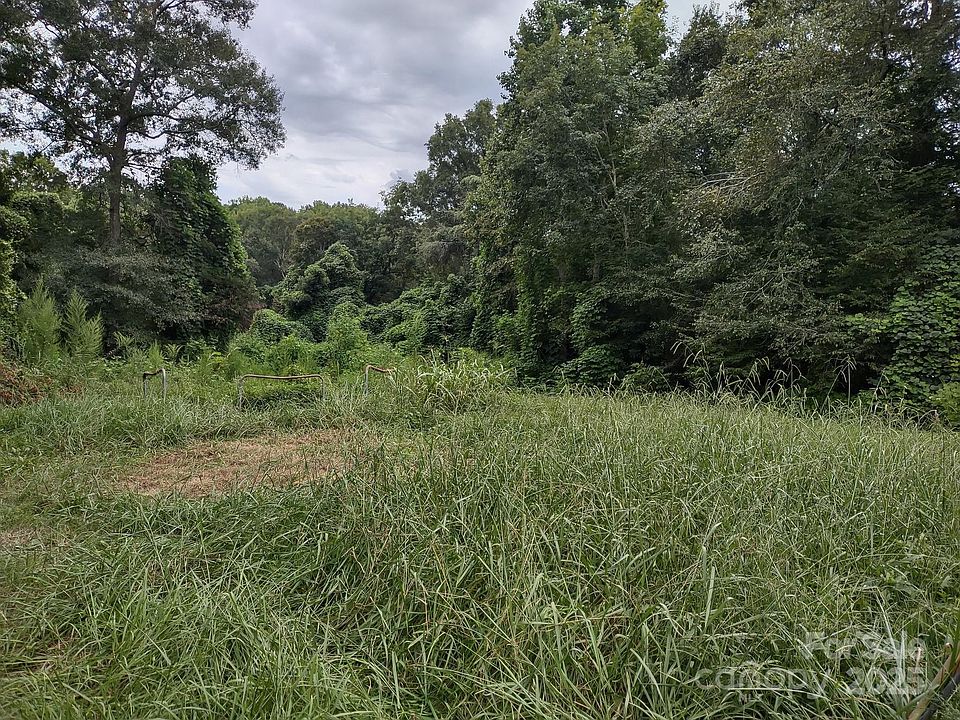 2nd image of 335 Southfork Meadows Rd