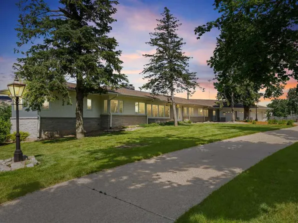 890 Wanatee Creek Rd, Marion, IA 52302