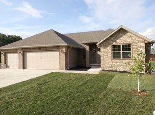 753 E Gallup Hill Rd, Nixa, MO 65714