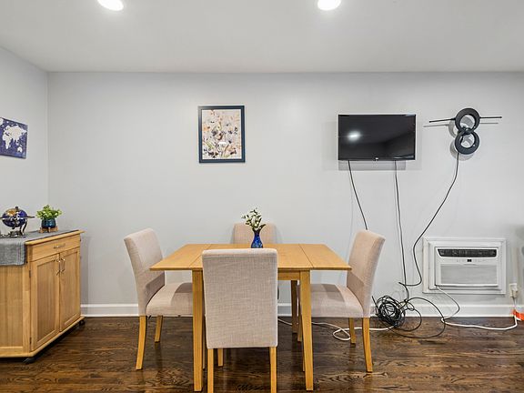 5th image of 2619 W Agatite Ave APT 2B