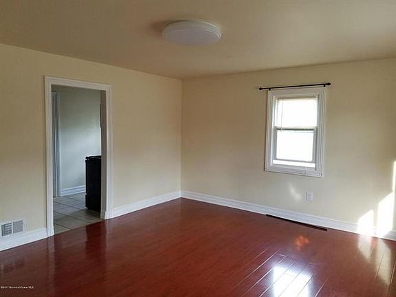 3rd image of 113B Hibernia Ave