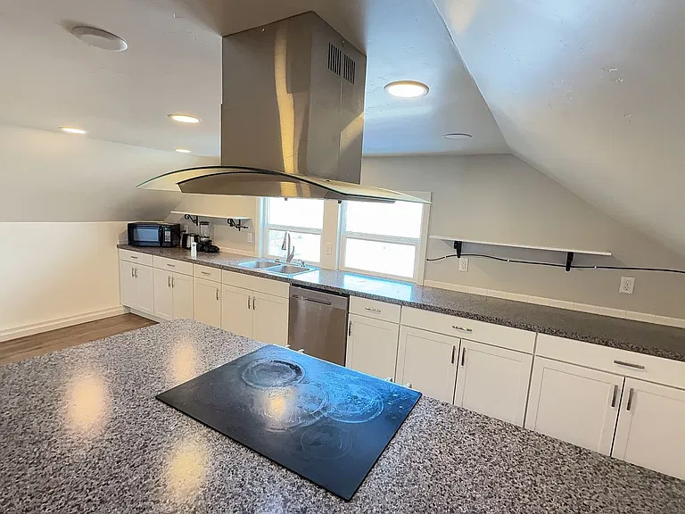 2-bedroom rental at 330 W 1st St, Apt 3, Prineville, OR