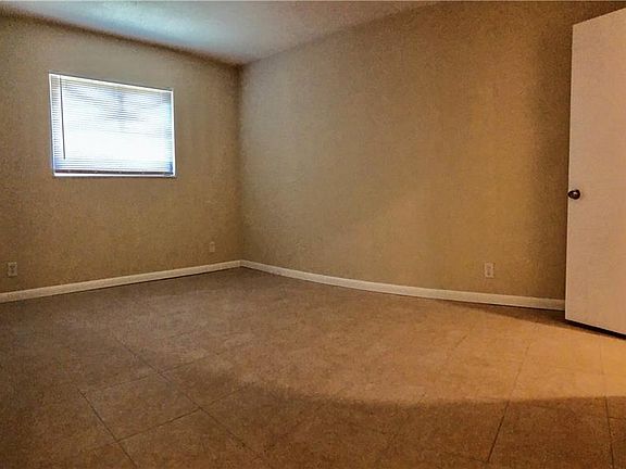 4th image of 510 SE 12th Ct #3