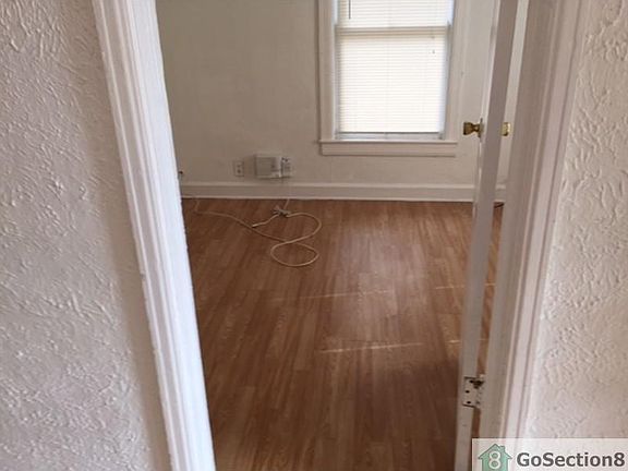5th image of 204 E Selma Ave