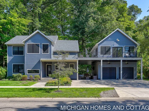 702 Lake St, Saugatuck, MI 49453