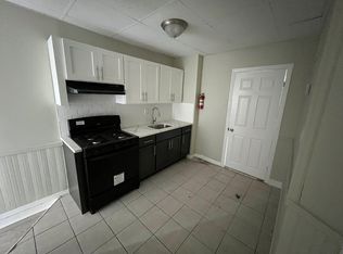 138 4th Ave #4, Newark, NJ 07104