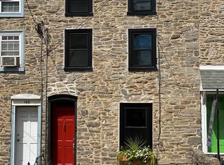 168 Dupont St, Philadelphia, PA 19127