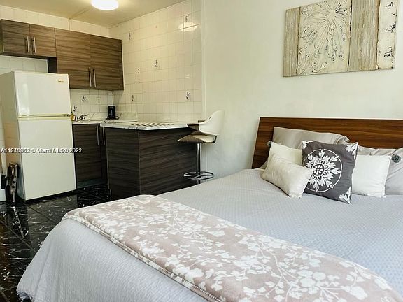 5th image of 6484 Indian Creek Dr APT 111