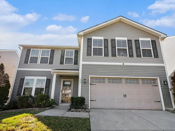 200 Fieldspar Ln, Clayton, NC 27520