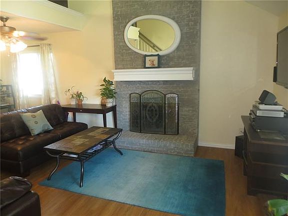 2nd image of 1301 Tiffany Ln