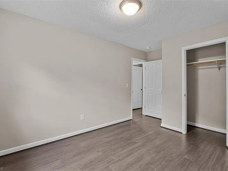 1307 Pearson St — Photo 24