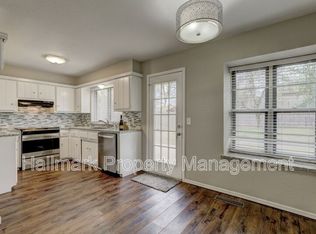 816 N Briarcliff Dr, Moore, OK 73170